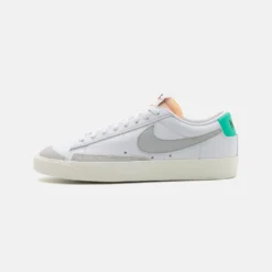 Nike Sportswear Blazer 77 Vntg Unisex - Zapatillas - White/Grey Fog/Light Menta/Sail-Black/Team Orange