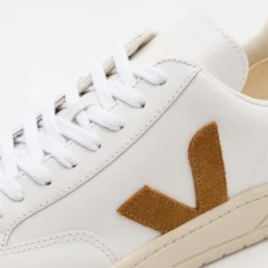 Veja V-12 - Zapatillas - Extra White/Camel -Geox Ventas e1c2ad37b9984bfe9c2972f20f123e8b scaled