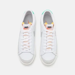 Nike Sportswear Blazer 77 Vntg Unisex - Zapatillas - White/Grey Fog/Light Menta/Sail-Black/Team Orange -Geox Ventas e8cce966df1c494980071bb34ef99ae9 scaled